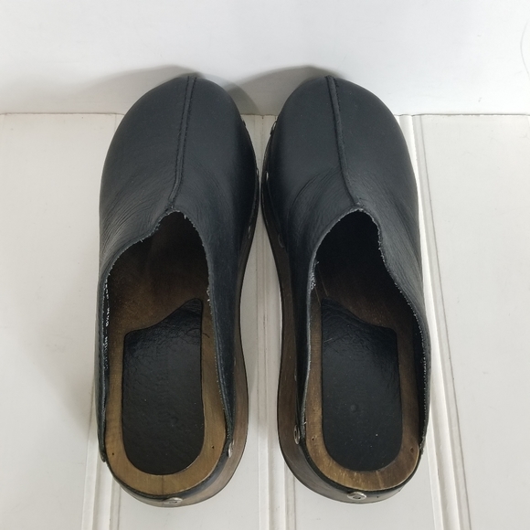 Canyon River Blues Leather Clogs - Picture 8 of 16